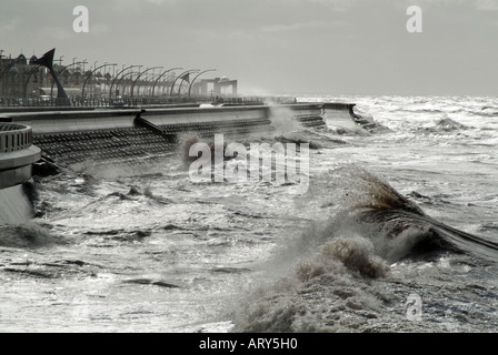 Grande, onde, pesante, mare, si gonfiano, blackpool, ruvida Foto Stock