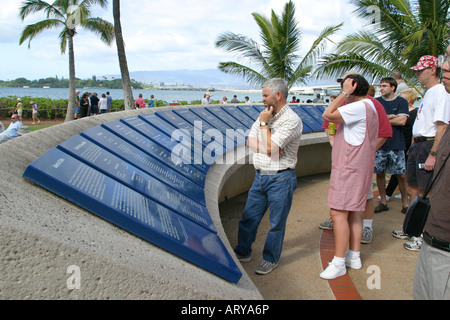 Arizona Memorial Visitor Center su Pearl Harbor educa i visitatori circa il significato storico della attacco giapponese su Foto Stock