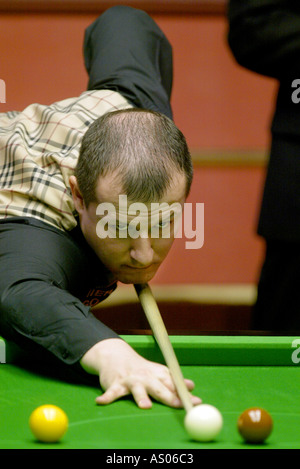 Snooker player Ian McCulloch durante il 2004 World Snooker Championship Foto Stock