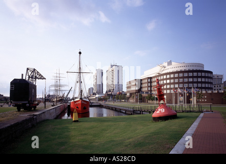 Bremerhaven, Alter Hafen, Alfred Wegener-- Institut für Polarforschung und Columbus- Centro Foto Stock