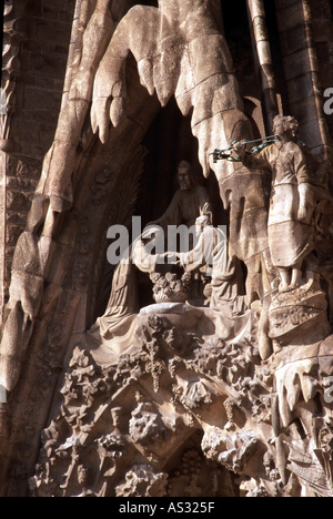 Barcellona, Kathedrale Sagrada Familia, dettaglio der Ostfassade Foto Stock