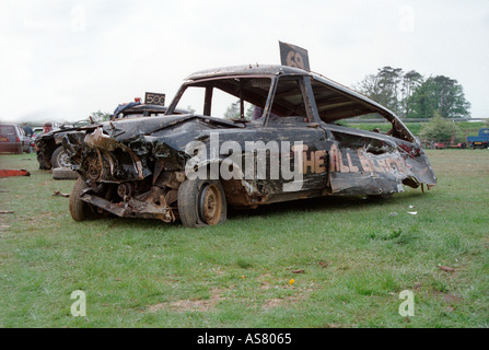 Daimler funebre dopo aver gareggiato banger jaguar ds420 Foto Stock