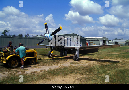 P51 Mustang essendo riparato a Caboolture Airfield Queensland Australia Merlin V12 motore RAAF Royal Australian Air Force marcatura Foto Stock