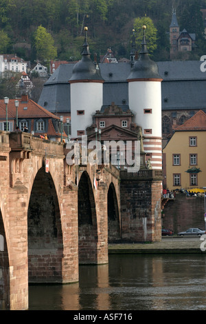 Heidelberg Old Bridge e alla porta Foto Stock