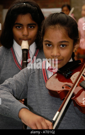 Scuola Junior varie scene 3555 PHS Modello rilasciato Foto Stock