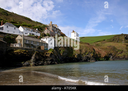 Cliff edge home port isaac porto. Cornwall Regno Unito Foto Stock