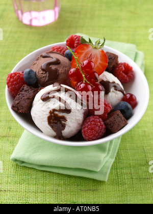 Gelati e frutta Foto Stock