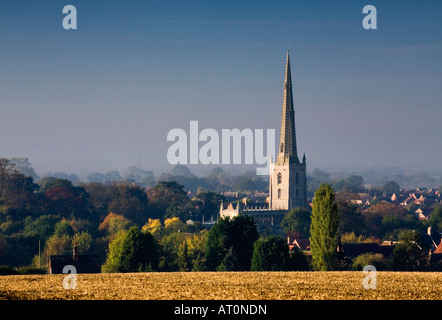 Chiesa Bottesford sovrasta il villaggio nel nord Leicestershire Foto Stock