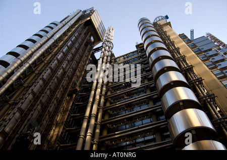 Guardando verso l'alto il Lloyd Building Foto Stock