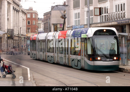 Il lancio di Nottingham s nuovo sistema tram NET è stato giudicato un grande successo il sistema è Nottingham Express transito o NET t Foto Stock