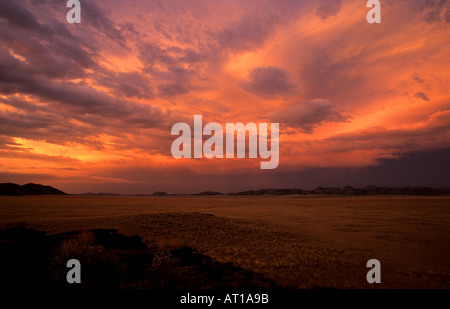 Cielo di sera sulla valle Giribis Kaokoveld Namibia Foto Stock