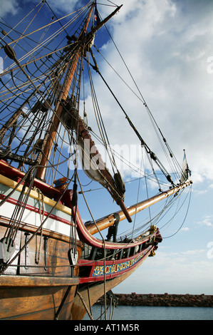 Una riproduzione square rigger nave in porto a Nelson Bay NSW Australia Foto Stock