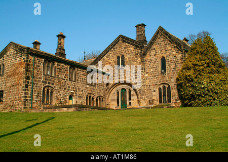 Il Abbey House Museum costruito sul sito di the gatehouse dell Abbazia di Kirkstall vicino al centro cittadino di Leeds Foto Stock