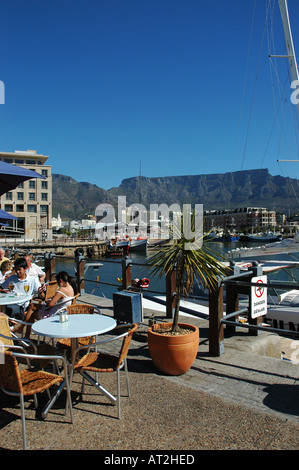 Vista della Table Mountain da Victoria and Alfred Waterfront Città del Capo Sud Africa Foto Stock