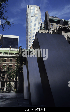 Stati Uniti New York Manhattan edifici dal Cortile del Museo di Arte Moderna MOMA Foto Stock