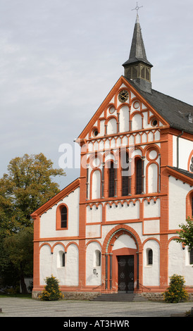 Sinzig, Pfarrkirche San Pietro, Blick von Westen, Fassade Foto Stock