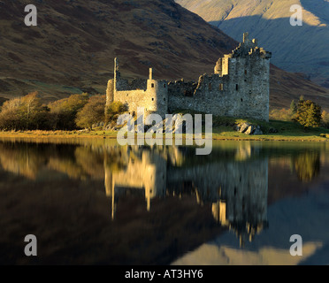 Kilchurn Castle e Loch Awe, Argyll, Scotland, Regno Unito Foto Stock