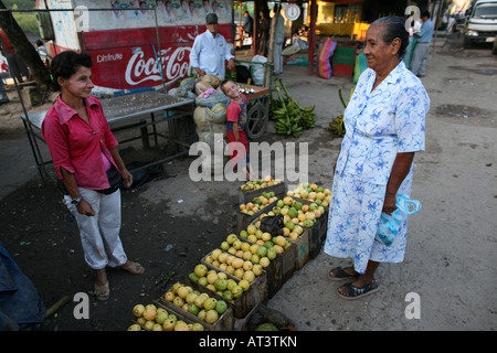 I frutti sono colombiana per esportazione prodotti soprattutto le banane e le arance sono wellknown Foto Stock