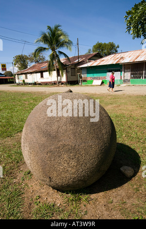 Costa Rica Palmar Sur antica pre colombiana sfera Foto Stock