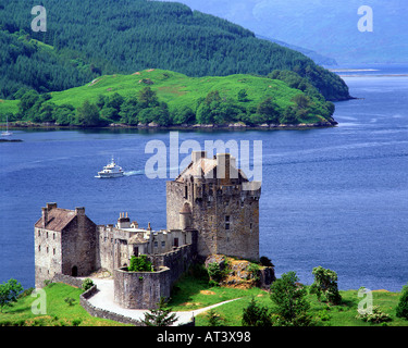 GB - Scozia: Castello Eilean Donan nelle Highlands Foto Stock