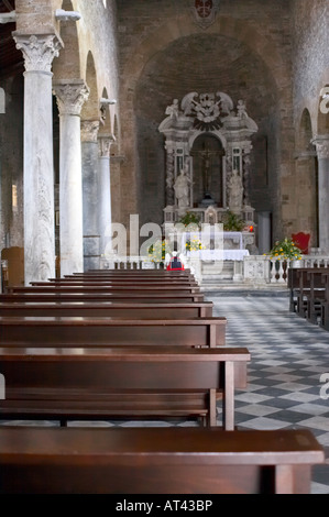 All'interno di una chiesa sulla piazza Buonamici, Pisa, Italia. Foto Stock