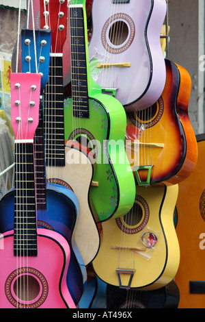 Chitarre di Souvenir su Olvera Street El Pueblo Los Angeles Foto Stock
