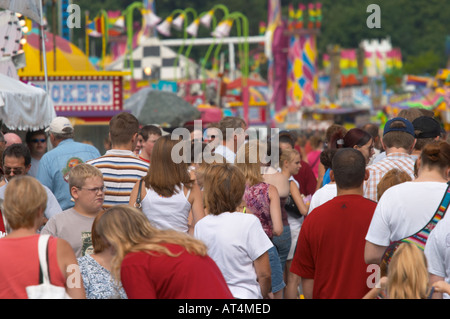 A metà strada la folla ad Erie County Fair e Expo di Amburgo New york Foto Stock