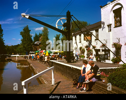 Regno Unito Cheshire Audlem il Shroppy Fly pub a Shropshire Union Canal Foto Stock