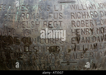 Nomi dei soldati caduti nella prima guerra mondiale su un memoriale di guerra, tabernacolo cappella aberystwyth ceredigion Foto Stock