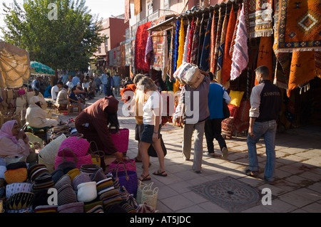 Il Marocco tappeti tappeti kilim in vendita a Marrakech Foto Stock