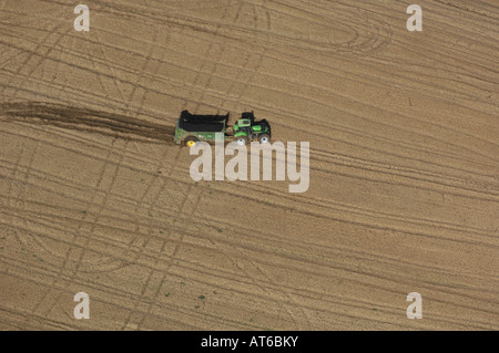 Fotografia aerea DI UN TRATTORE IN SCOZIA Foto Stock