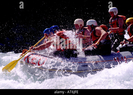 Rafting sul fiume Nahatlatch nel sud-ovest della Columbia britannica in Canada Foto Stock