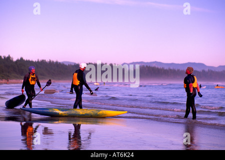 Ocean Kayak vicino a Long Beach in Pacific Rim National Park riserva sulla costa ovest dell'isola di Vancouver, British Columbia Canada Foto Stock