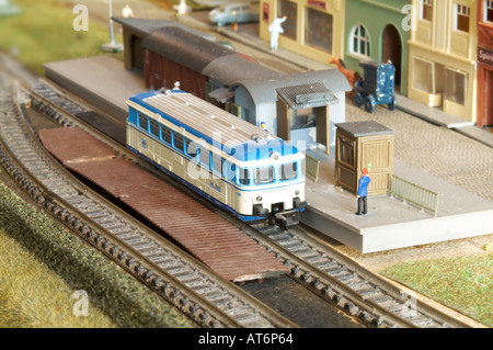 Treno set model scala ferrovia giocattolo appassionato dei convogli hobby piccolo treno elettrico set model scala ferrovia giocattolo appassionato dei convogli Foto Stock