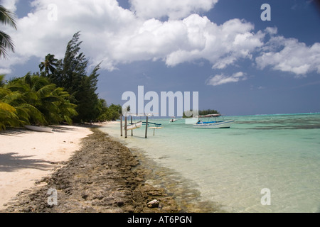 Vedute panoramiche dell'Hotel Intercontinental nei mari del sud Isola di Moorea Polinesia Francese nell'Oceano Pacifico del Sud Foto Stock