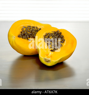 Fette di papaia close-up Foto Stock