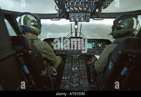 Vista del pozzetto in un elicottero Merlin da 824 Naval Air Squadron Foto Stock