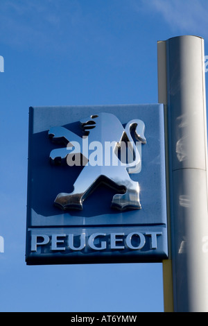 Peugeot lion segno Cardiff Foto Stock