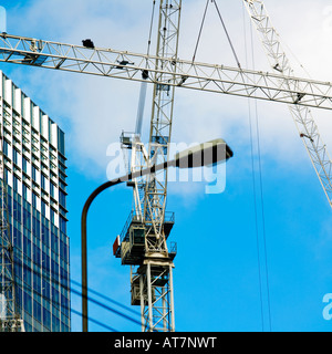 Londra immobiliari Costruzione di vetro edificio in acciaio office corporate gru paranco sfruttare Foto Stock