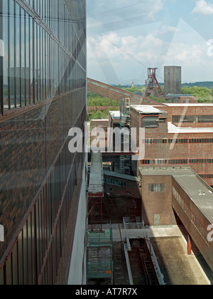 Vecchi impianti industriali dell'area del sito patrimonio mondiale dell'Unesco miniera miniera di carbone Zeche Zollverein a Essen Foto Stock