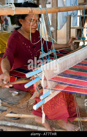 La produzione della seta in isan del nord est della Thailandia Foto Stock