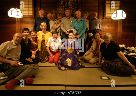 Intrattenimento Maiko a cena giapponese di Kyoto Foto Stock