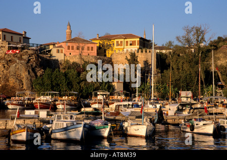 Turchia Antalya porto vecchio porto Kaleici città in barca Foto Stock