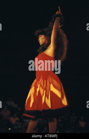 Kahiko (antica) hula al Merrie Monarch Festival, Hilo, Big Island delle Hawaii Foto Stock