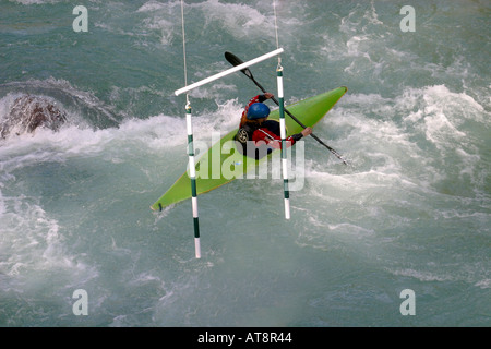 Kayak sul fiume pericolose Foto Stock