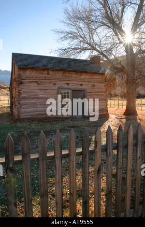 Scuola abbandonata casa circ 1886 Grafton città fantasma Rockville Washington County UT Foto Stock