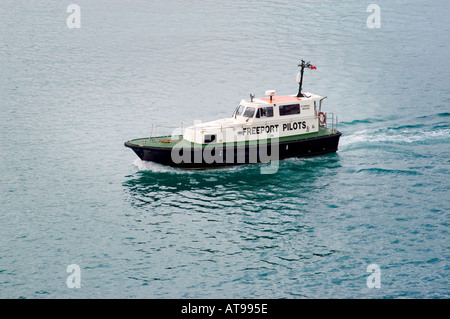 Barca pilota guide le navi in entrata e in uscita di porte in Miami Florida Foto Stock