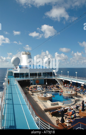 La nave di crociera Oceana Regata Piscina pista da jogging Foto Stock