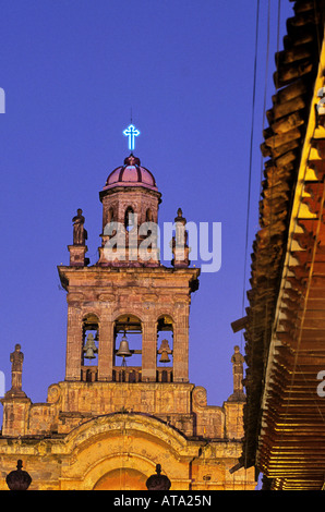 Esterno del Templo El Santuario nel villaggio coloniale di Patzcuaro Michoacan stato Messico Foto Stock