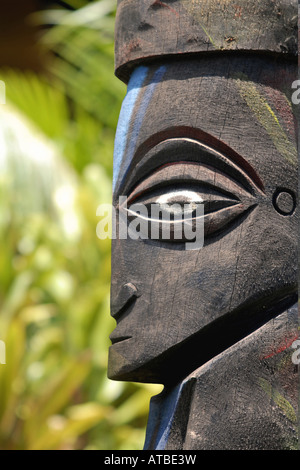 Tiki tradizionale Statua di Bora Bora, Polinesia francese, Bora Bora Foto Stock